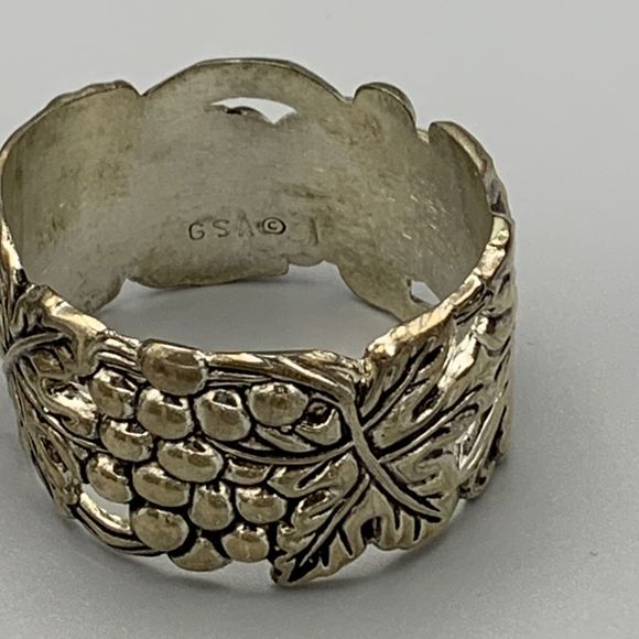 Vtg Silver Treasures by Godinger Grape Cluster 4 Napkin Rings in Box Silverplate - Picture 15 of 16